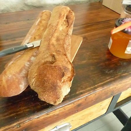 L'Alambic De L'Estuaire Bed and Breakfast Saint-Fort-sur-Gironde Εξωτερικό φωτογραφία