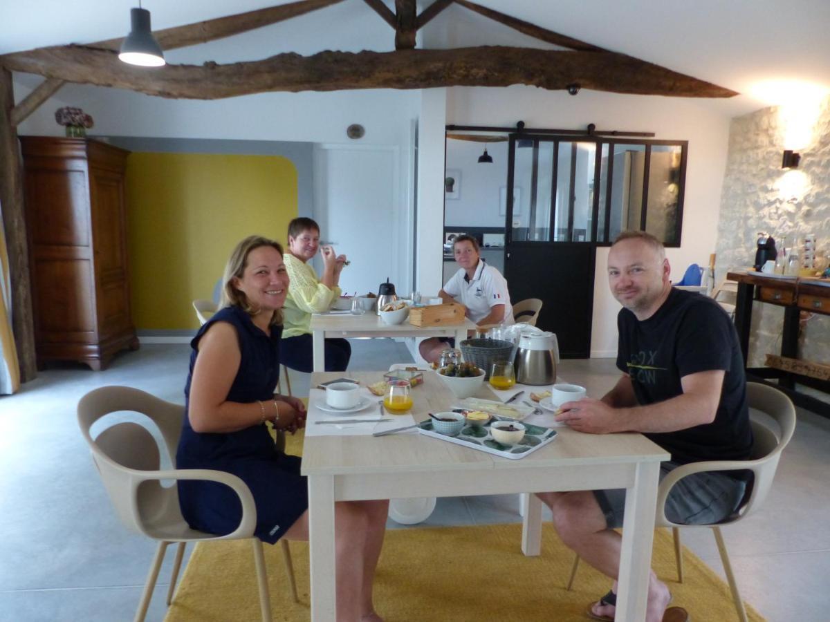 L'Alambic De L'Estuaire Bed and Breakfast Saint-Fort-sur-Gironde Εξωτερικό φωτογραφία