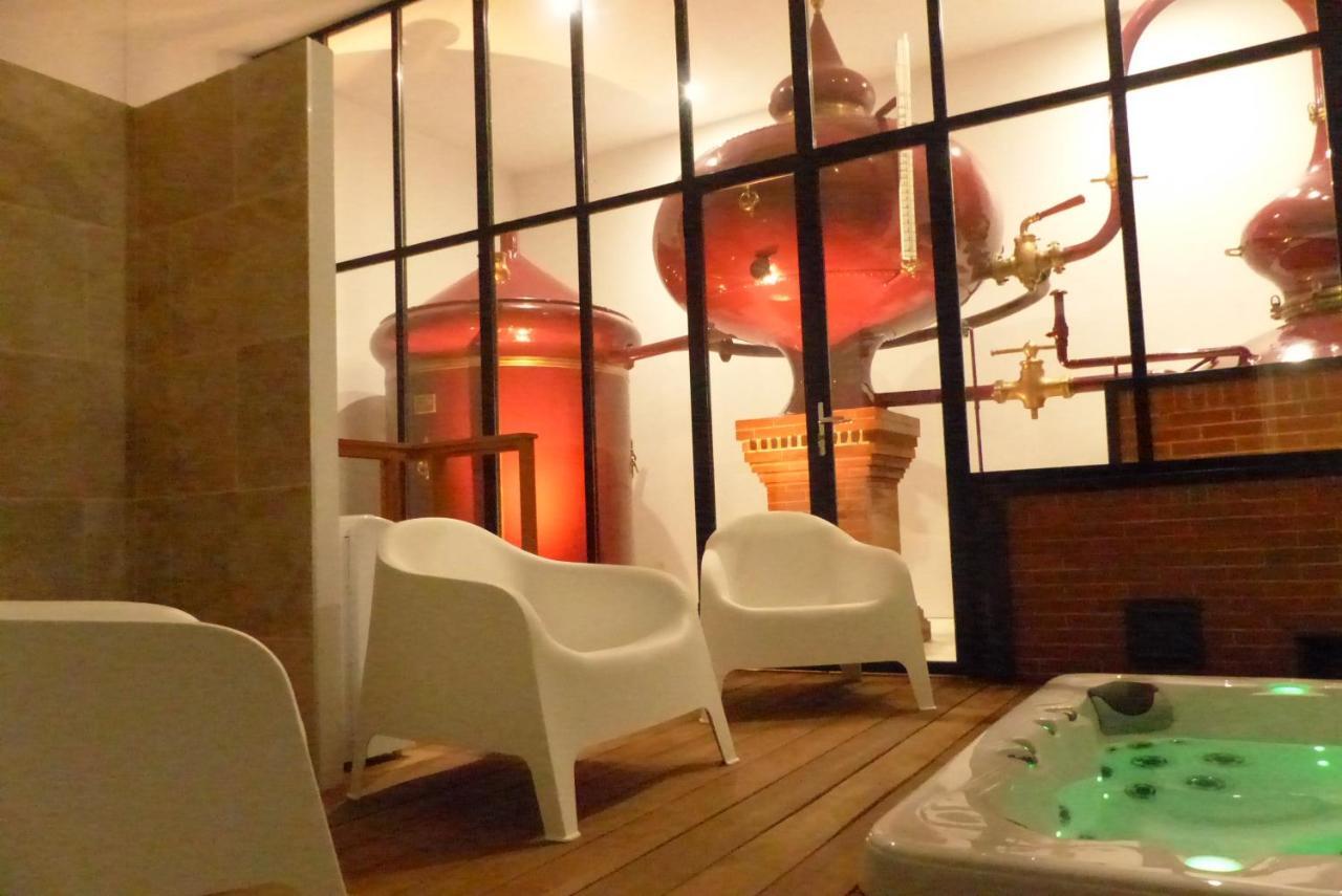 L'Alambic De L'Estuaire Bed and Breakfast Saint-Fort-sur-Gironde Εξωτερικό φωτογραφία